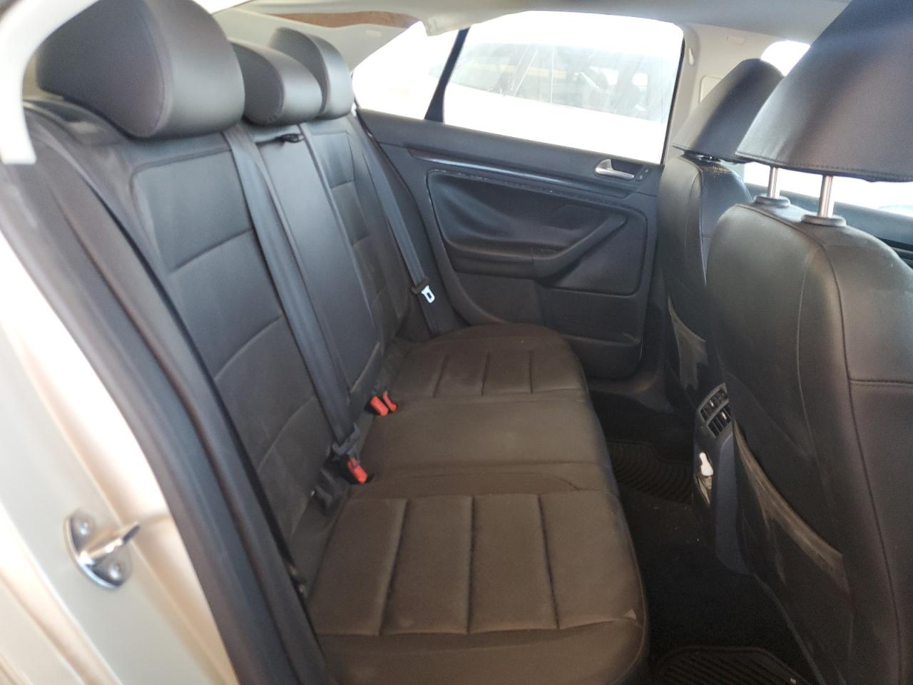 2010 Volkswagen Jetta VIN 3VWRX7AJ7AM024438 Copart auction photo, minor dent/scratches damage thumbnail 10