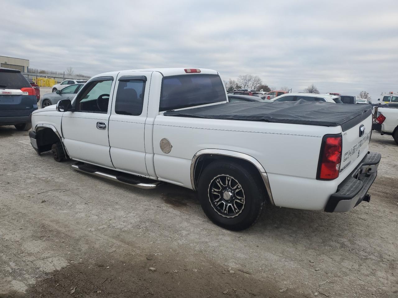 2007 Chevrolet Silverado VIN 1GCEC19ZX7Z177990 Copart auction photo, undercarriage / front end damage thumbnail 2