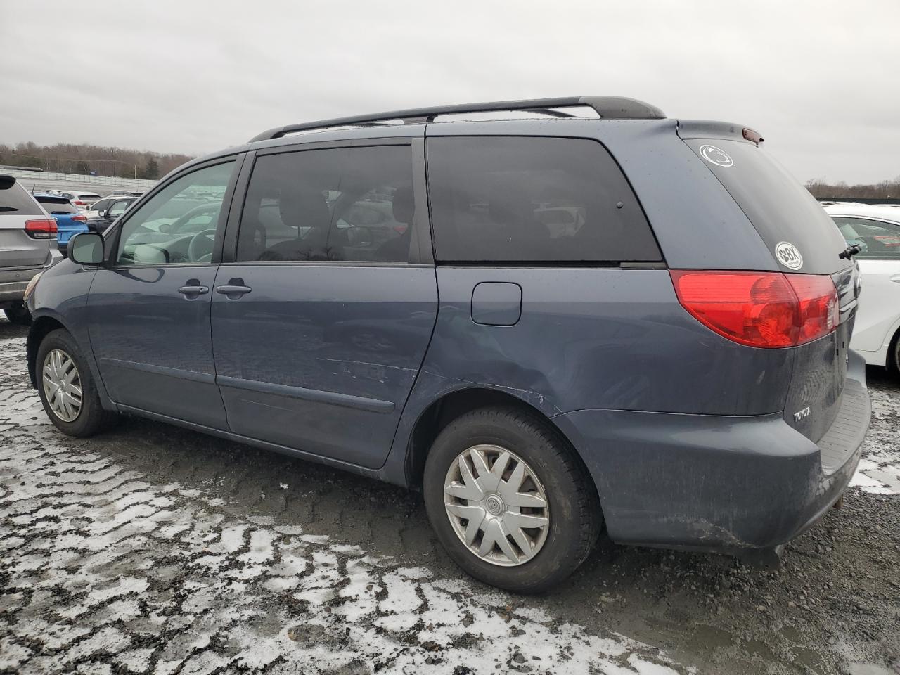 2009 Toyota Sienna VIN 5TDZK23C99S261172 Copart auction photo, front end / minor dent/scratches damage thumbnail 2