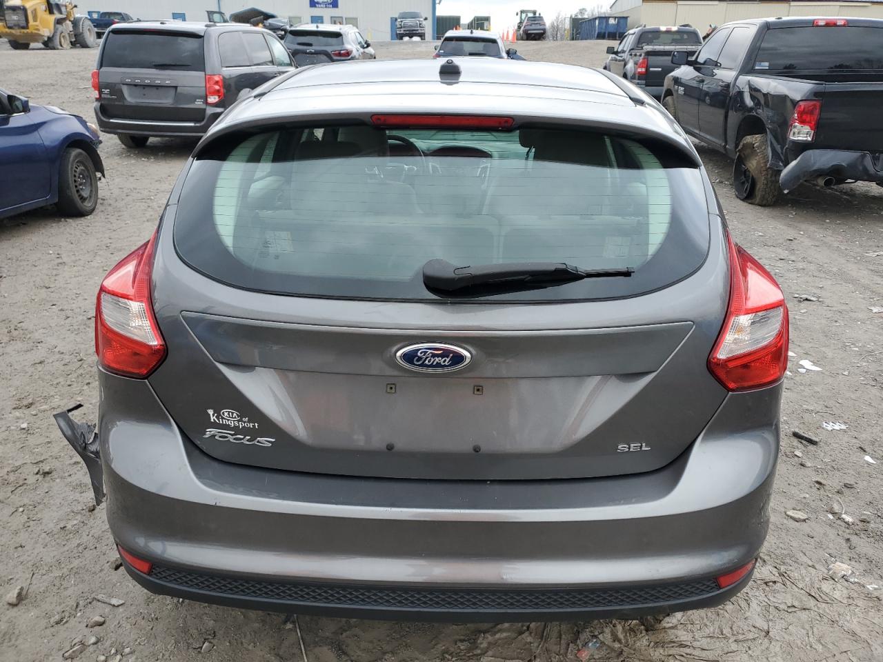 2012 Ford Focus VIN 1FAHP3M23CL333992 Copart auction photo, side / rear end damage thumbnail 6