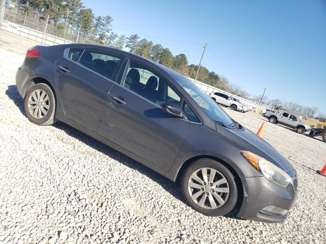 2014 KIA Forte VIN KNAFX4A86E5046845 Copart auction photo, mechanical / minor dent/scratches damage thumbnail 4
