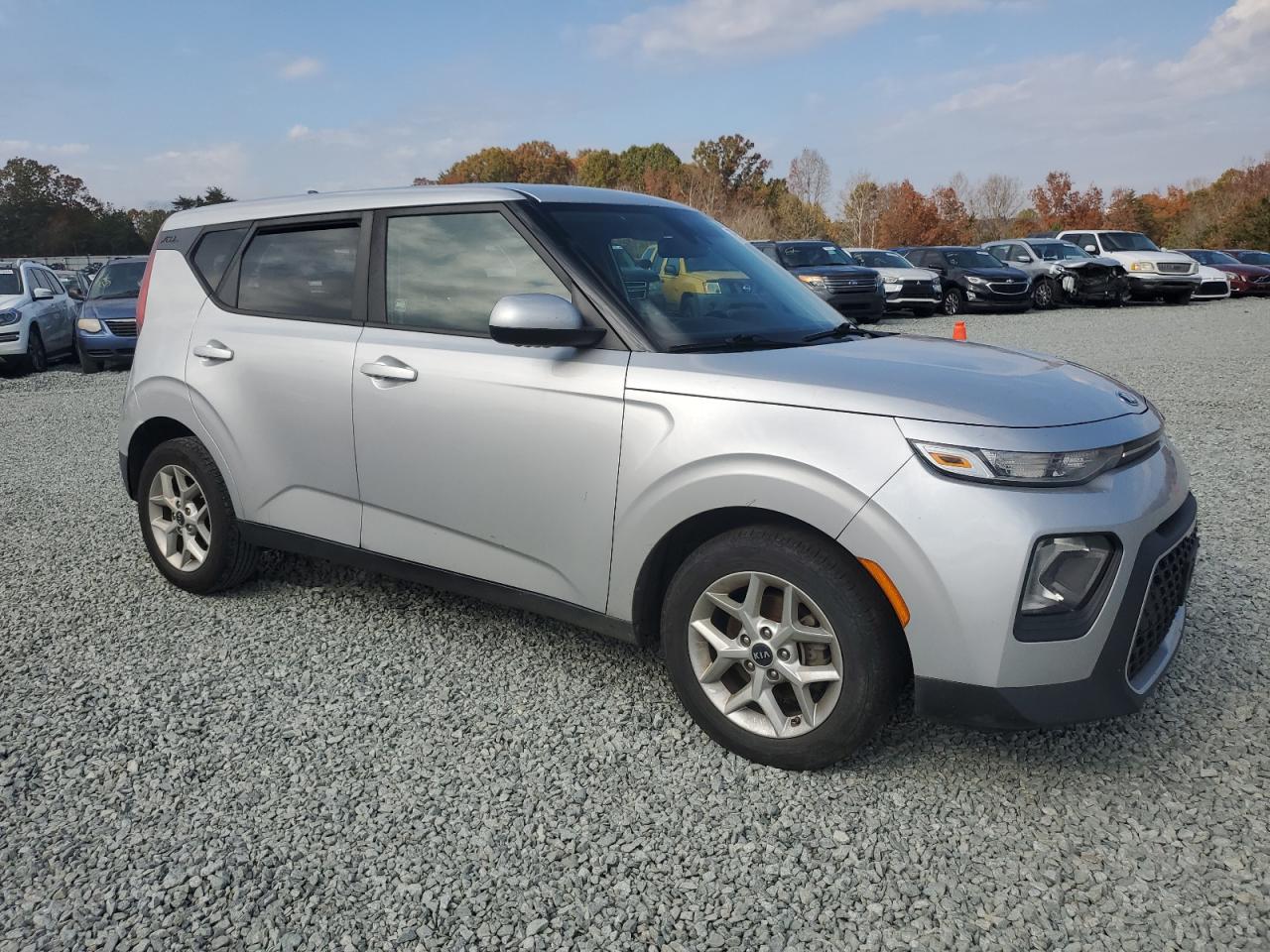 2020 KIA Soul VIN KNDJ23AU8L7018713 Copart auction photo, vandalism damage thumbnail 4