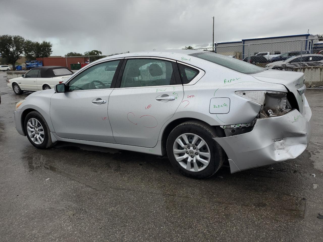 2015 Nissan Altima VIN 1N4AL3AP9FC592813 Copart auction photo, rear end / minor dent/scratches damage thumbnail 2