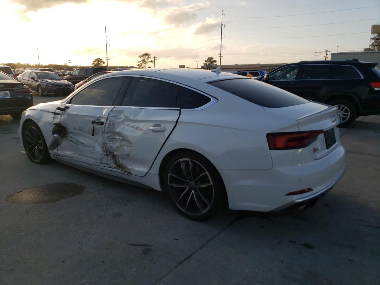 2019 Audi RS5 VIN WAUB4CF51KA073146 Copart auction photo, side / front end damage thumbnail 2