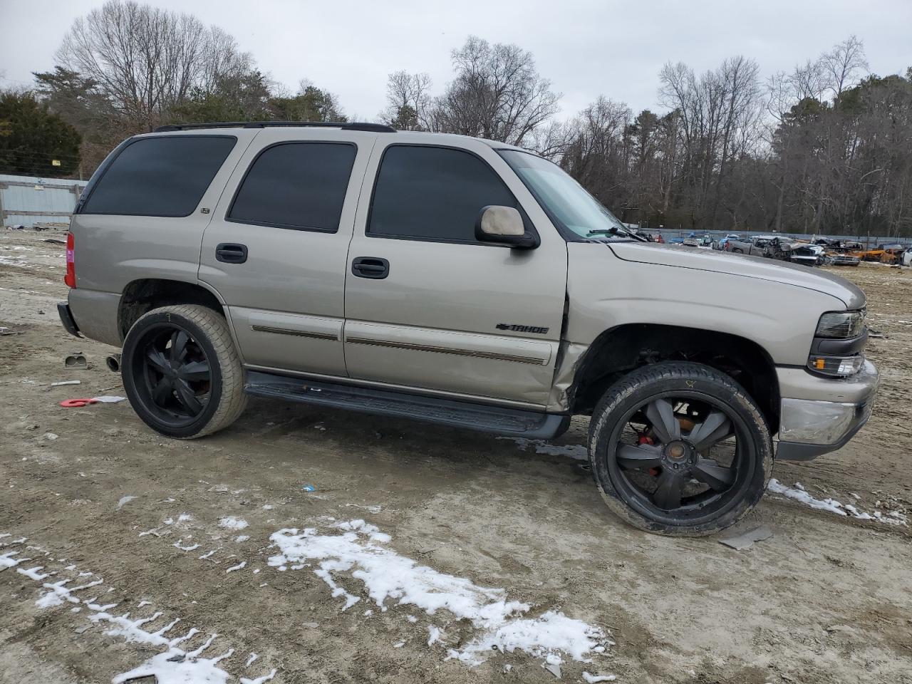 2001 Chevrolet Tahoe VIN 1GNEC13TX1R102144 Copart auction photo, mechanical / side damage thumbnail 4