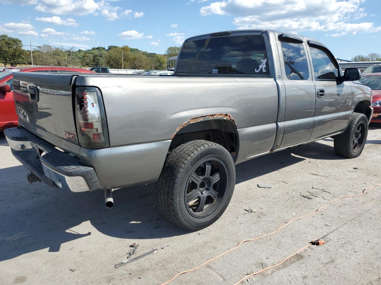 2000 GMC Sierra VIN 2GTEK19T6Y1134384 Copart auction photo, minor dent/scratches damage thumbnail 3