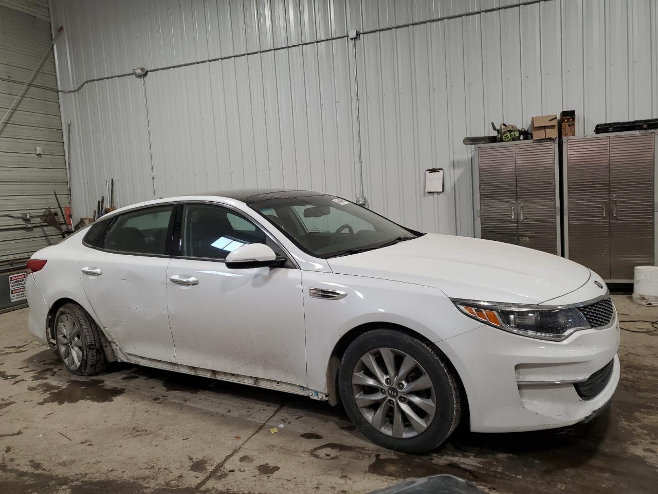 2018 KIA Optima VIN 5XXGU4L30JG218102 Copart auction photo, side / undercarriage damage thumbnail 4