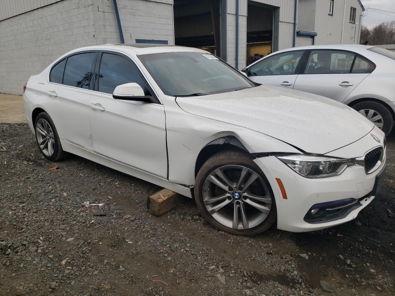 2017 BMW 3er VIN WBA8D9G33HNU66254 Copart auction photo, front end / mechanical damage thumbnail 4