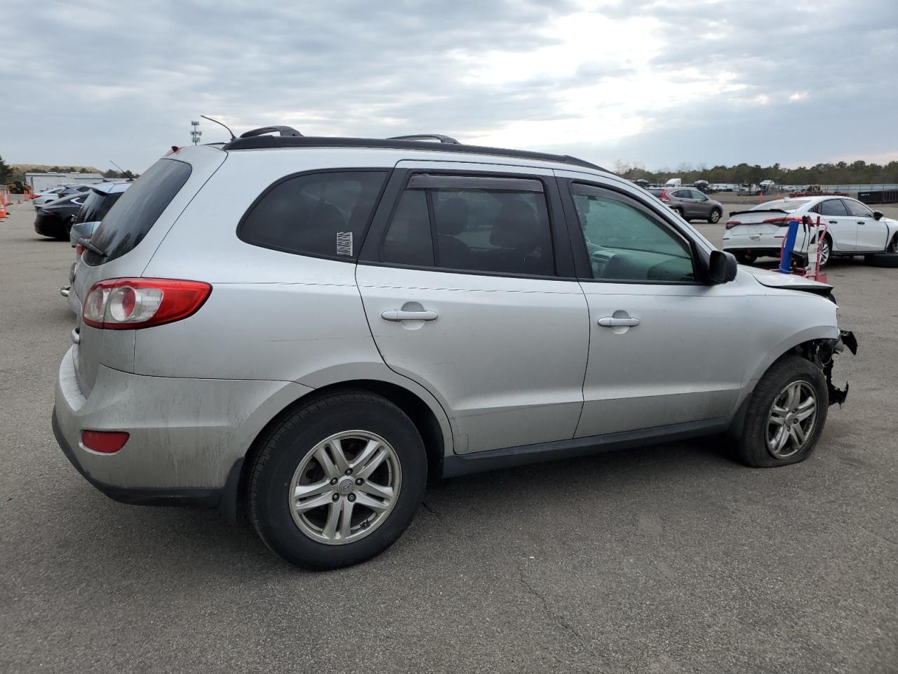 2012 Hyundai Santa Fe VIN 5XYZG3AB2CG123706 Copart auction photo, front end / minor dent/scratches damage thumbnail 3