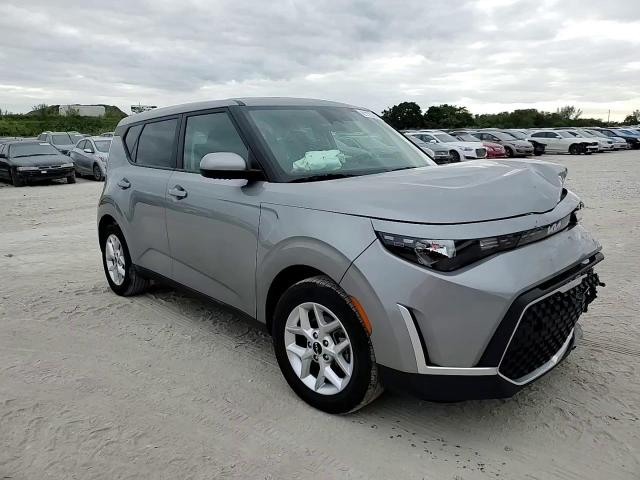 2023 KIA Soul VIN KNDJ23AU3P7876581 Copart auction photo, front end / minor dent/scratches damage thumbnail 13