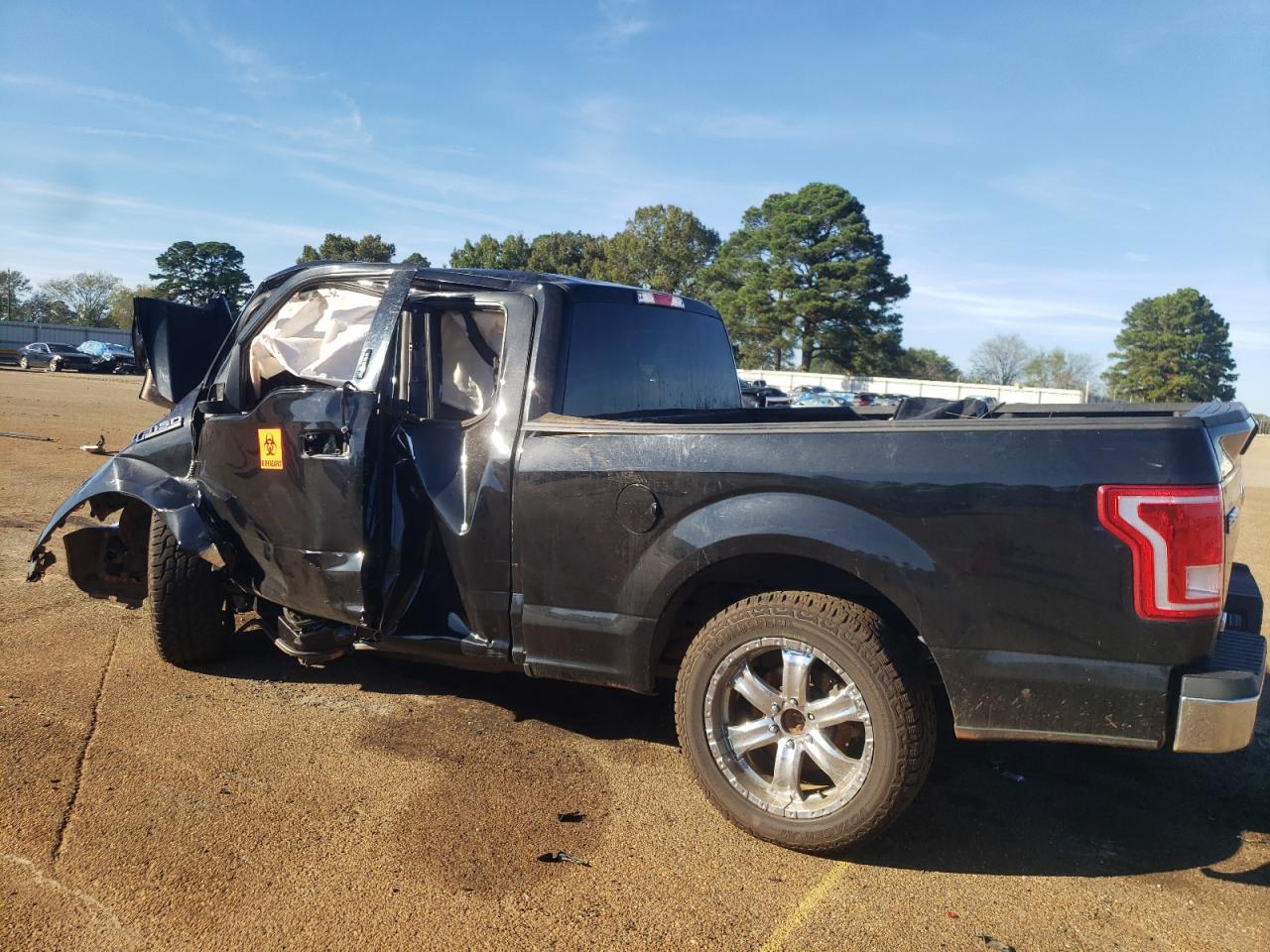 2015 Ford F-150 VIN 1FTEX1CPXFFB47707 Copart auction photo, front end / side damage thumbnail 2
