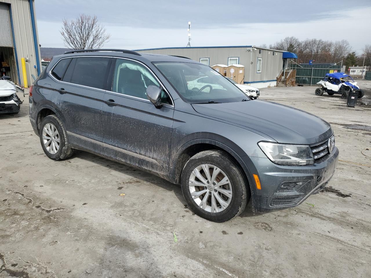 2018 Volkswagen Tiguan VIN 3VV3B7AX6JM046203 Copart auction photo, side damage thumbnail 4