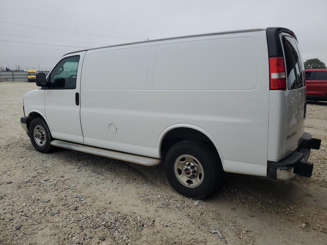 2017 GMC Savana VIN 1GTW7AFF1H1904467 Copart auction photo, minor dent/scratches damage thumbnail 2