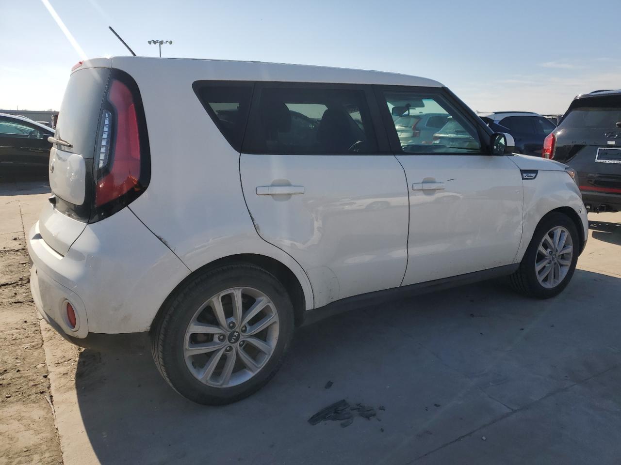 2019 KIA Soul VIN KNDJP3A50K7669276 Copart auction photo, normal wear damage thumbnail 3