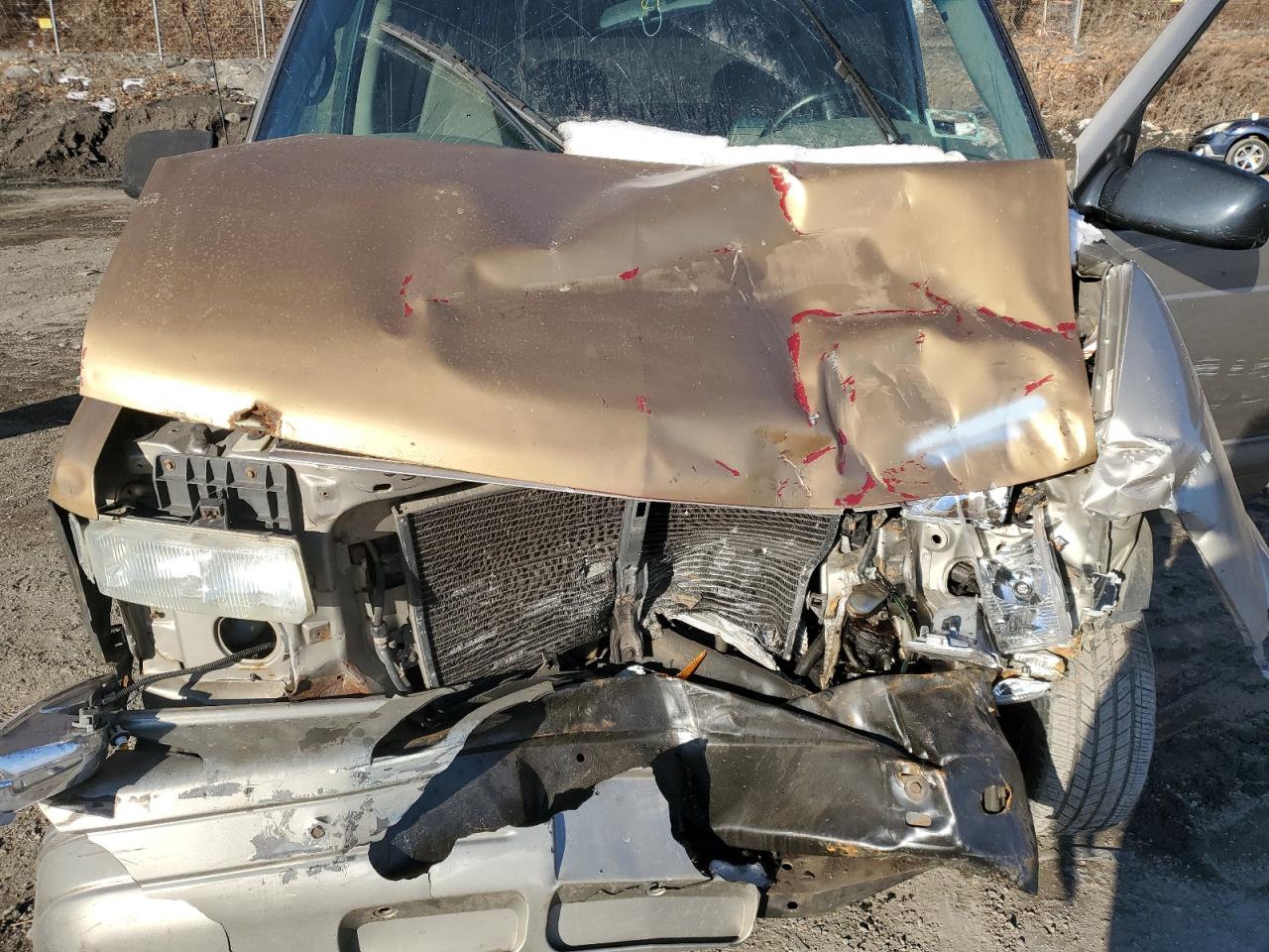 2004 Chevrolet Astro VIN 1GNDM19X44B102169 Copart auction photo, front end / side damage thumbnail 13