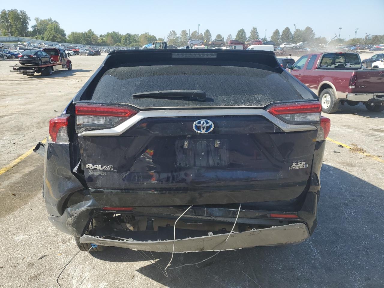 2019 Toyota RAV 4 VIN JTMEWRFV6KJ020018 Copart auction photo, rear end damage thumbnail 6
