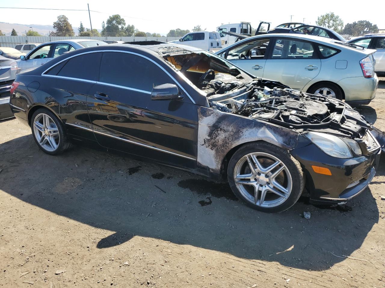 2012 Mercedes-Benz E-klasse VIN WDDKJ5KBXCF134992 Copart auction photo, vandalism / burn - engine damage thumbnail 4