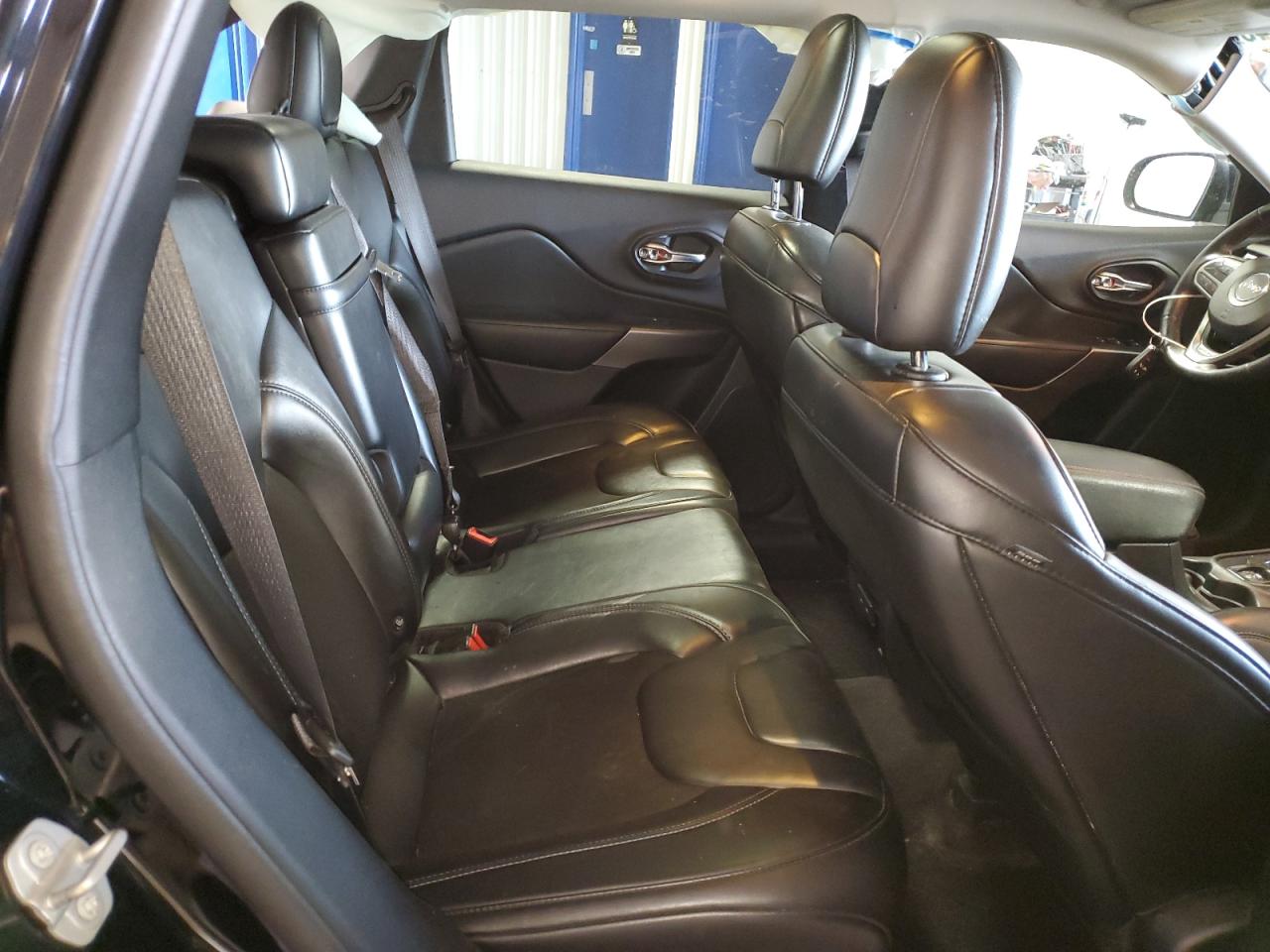 2019 Jeep Cherokee VIN 1C4PJMLX4KD126188 Copart auction photo, rear end / side damage thumbnail 11