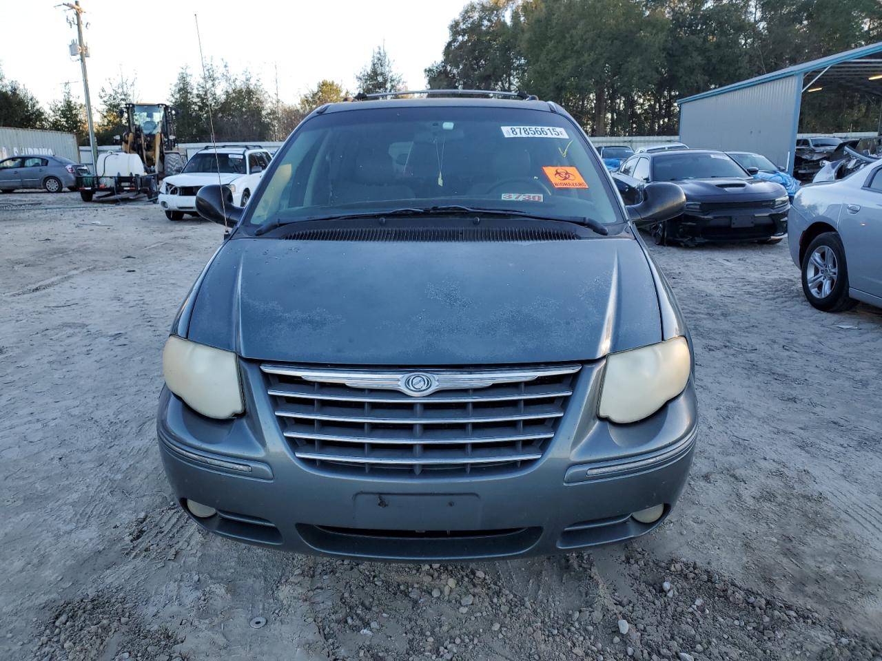 2005 Chrysler Town & Country VIN 2C8GP64L25R479194 Copart auction photo, side damage thumbnail 5