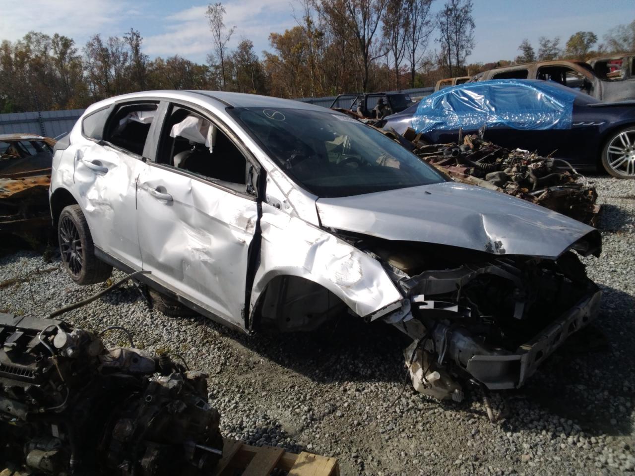 2016 Ford Focus VIN 1FADP3K24GL330347 Copart auction photo, rollover damage thumbnail 4