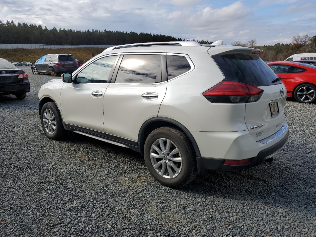2017 Nissan Rogue VIN JN8AT2MT2HW151267 Copart auction photo, front end damage thumbnail 2
