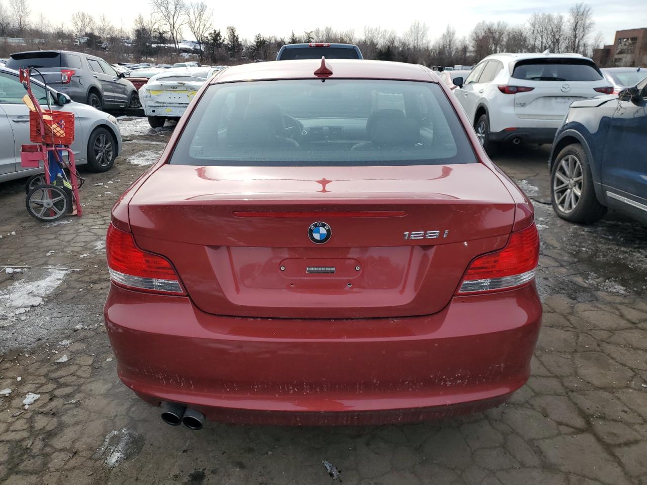 2011 BMW 1er VIN WBAUP9C52BVL89574 Copart auction photo, side damage thumbnail 6