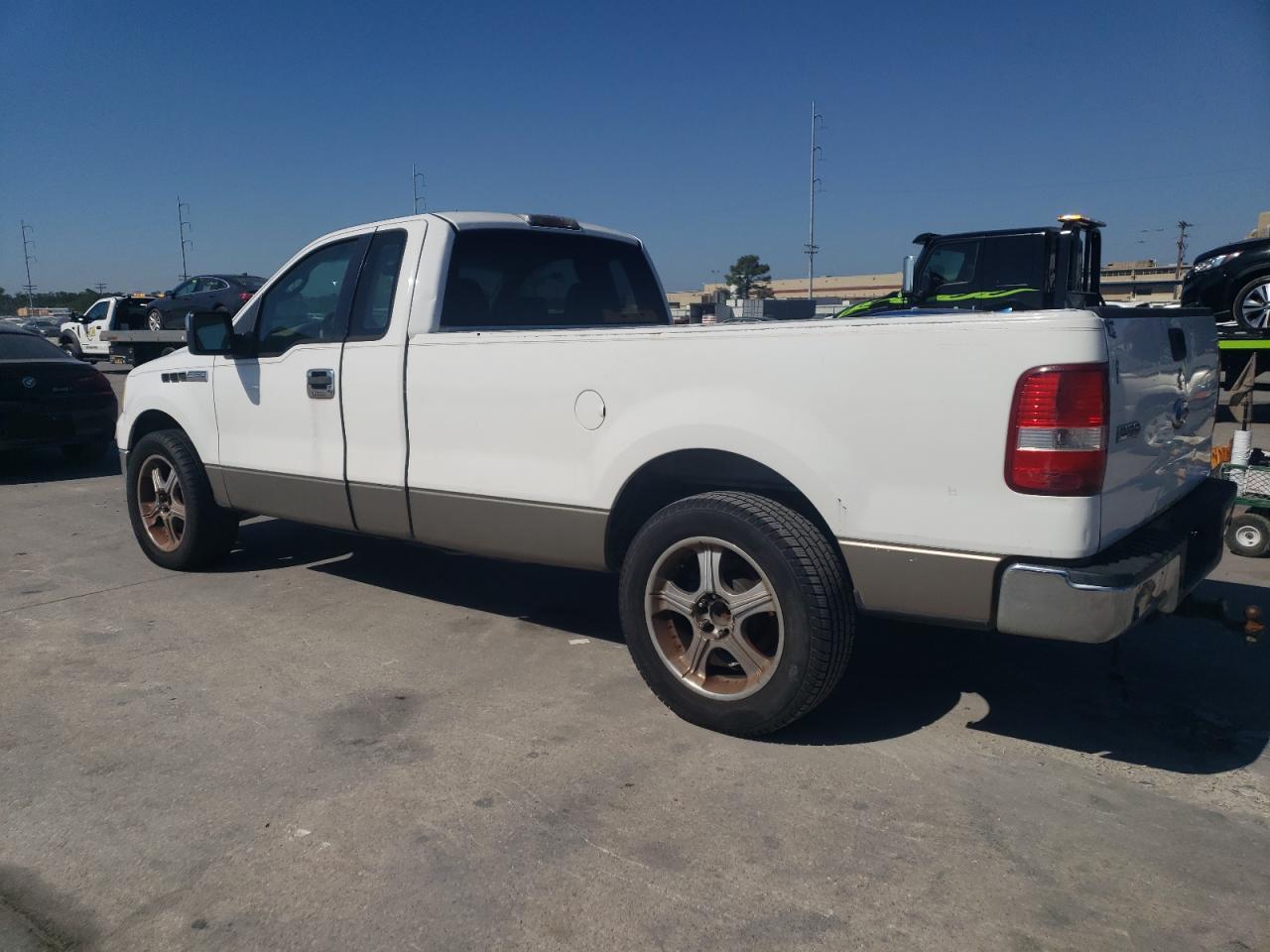 2006 Ford F-150 VIN 1FTPF12566NA86227 Copart auction photo, minor dent/scratches damage thumbnail 2
