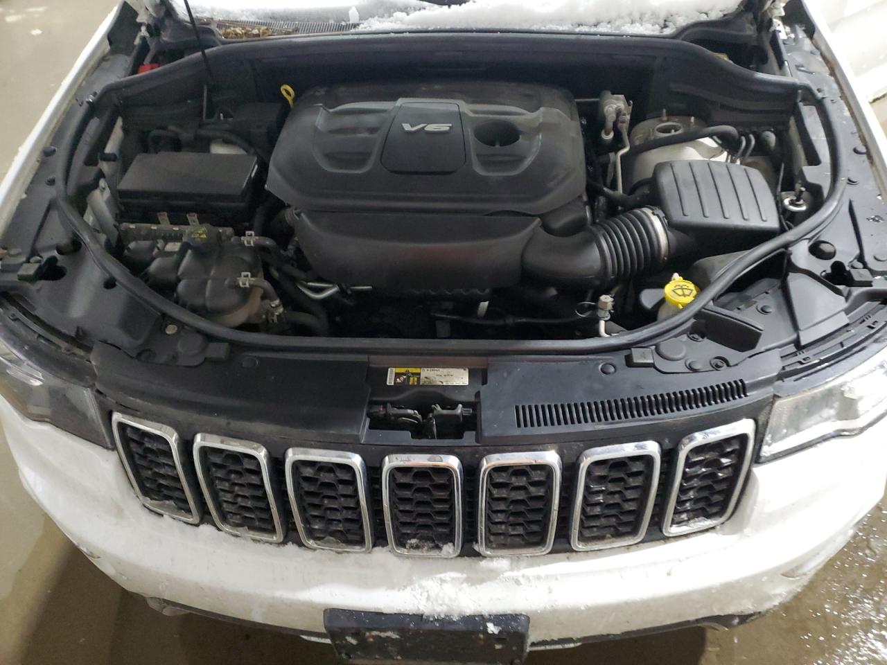 2018 Jeep Grand Cherokee VIN 1C4RJFBG0JC241266 Copart auction photo, front end / side damage thumbnail 13