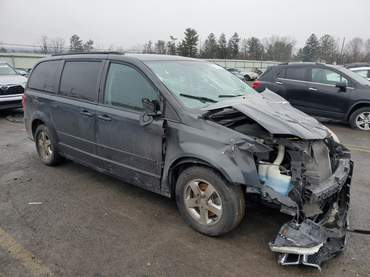 2011 Dodge Caravan VIN 2D4RN3DG0BR683427 Copart auction photo, front end / top/roof damage thumbnail 4