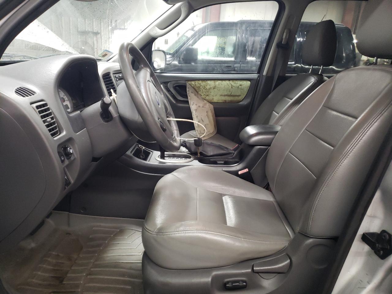 2005 Ford Escape VIN 1FMYU93145KA20050 Copart auction photo, front end damage thumbnail 7
