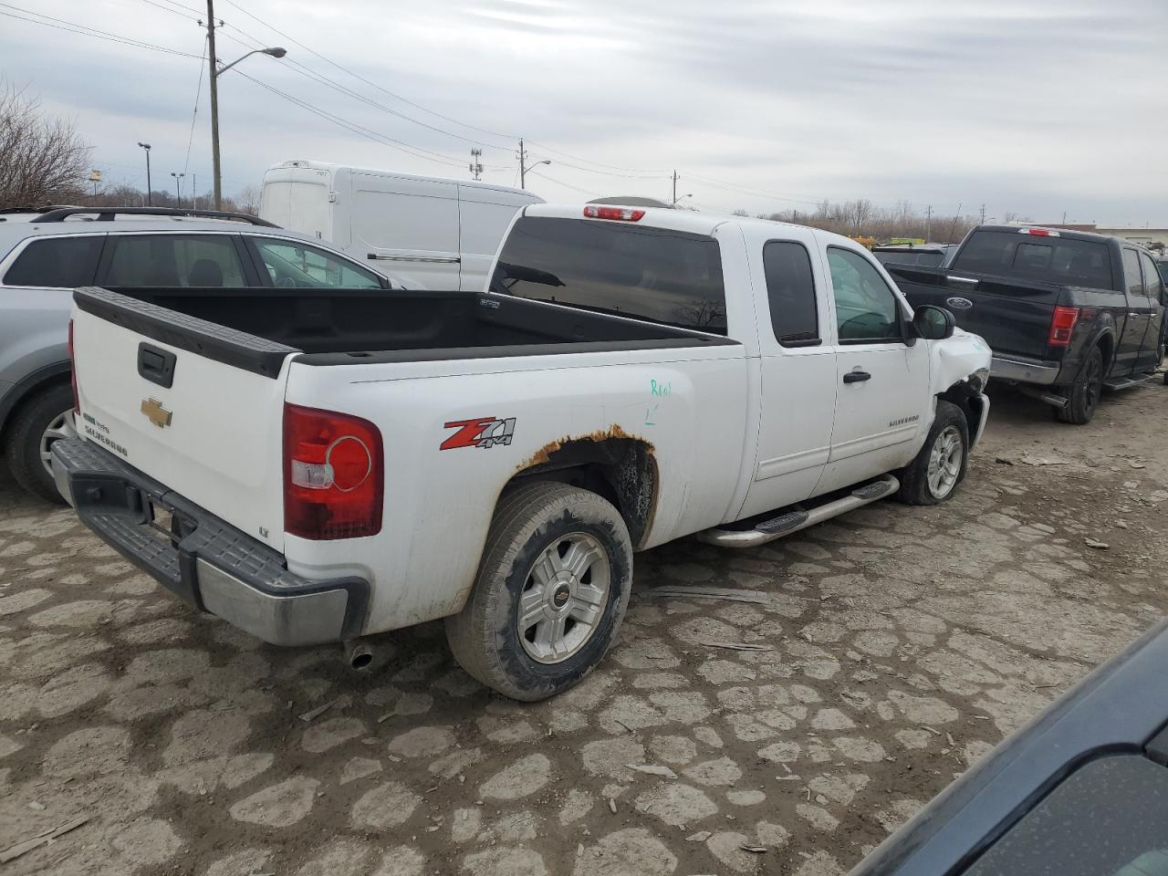 2011 Chevrolet Silverado VIN 1GCRKSE30BZ423711 Copart auction photo, front end damage thumbnail 3