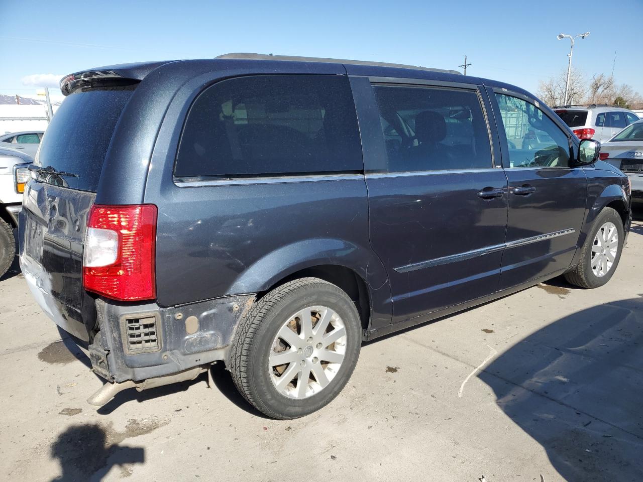 2014 Chrysler Town & Country VIN 2C4RC1BG8ER195924 Copart auction photo, rear end / minor dent/scratches damage thumbnail 3