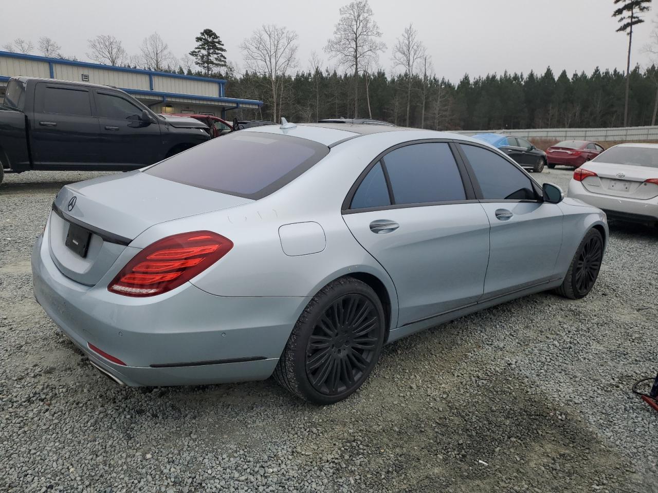 2015 Mercedes-Benz S-klasse VIN WDDUG8CB3FA198803 Copart auction photo, front end damage thumbnail 3