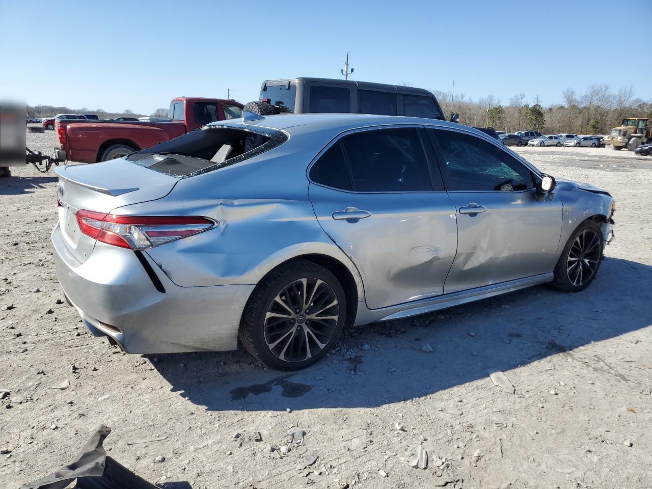 2018 Toyota Camry VIN 4T1B11HK3JU641358 Copart auction photo, all over / top/roof damage thumbnail 3