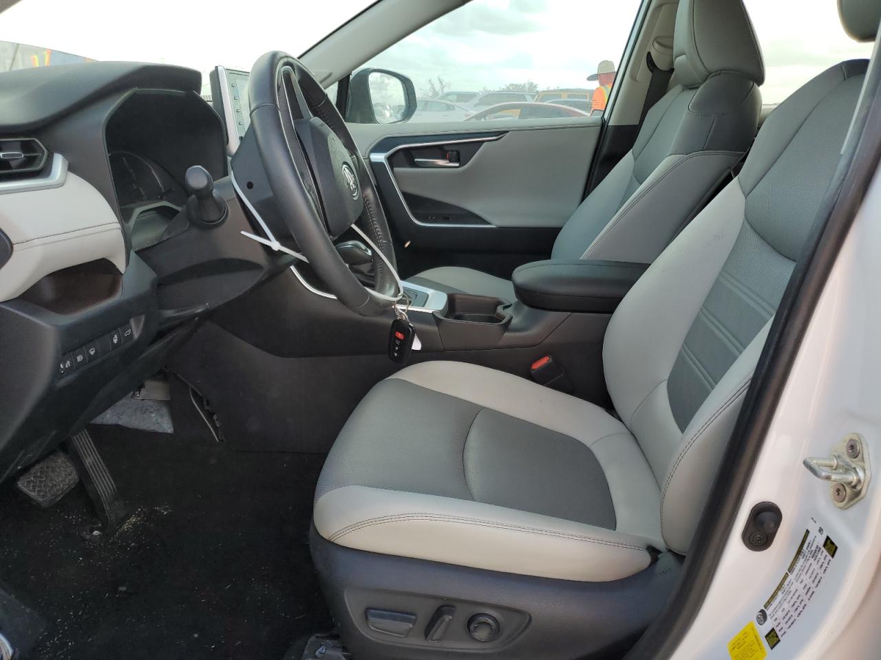 2019 Toyota RAV 4 VIN 2T3Y1RFV6KW027208 Copart auction photo, water/flood damage thumbnail 7