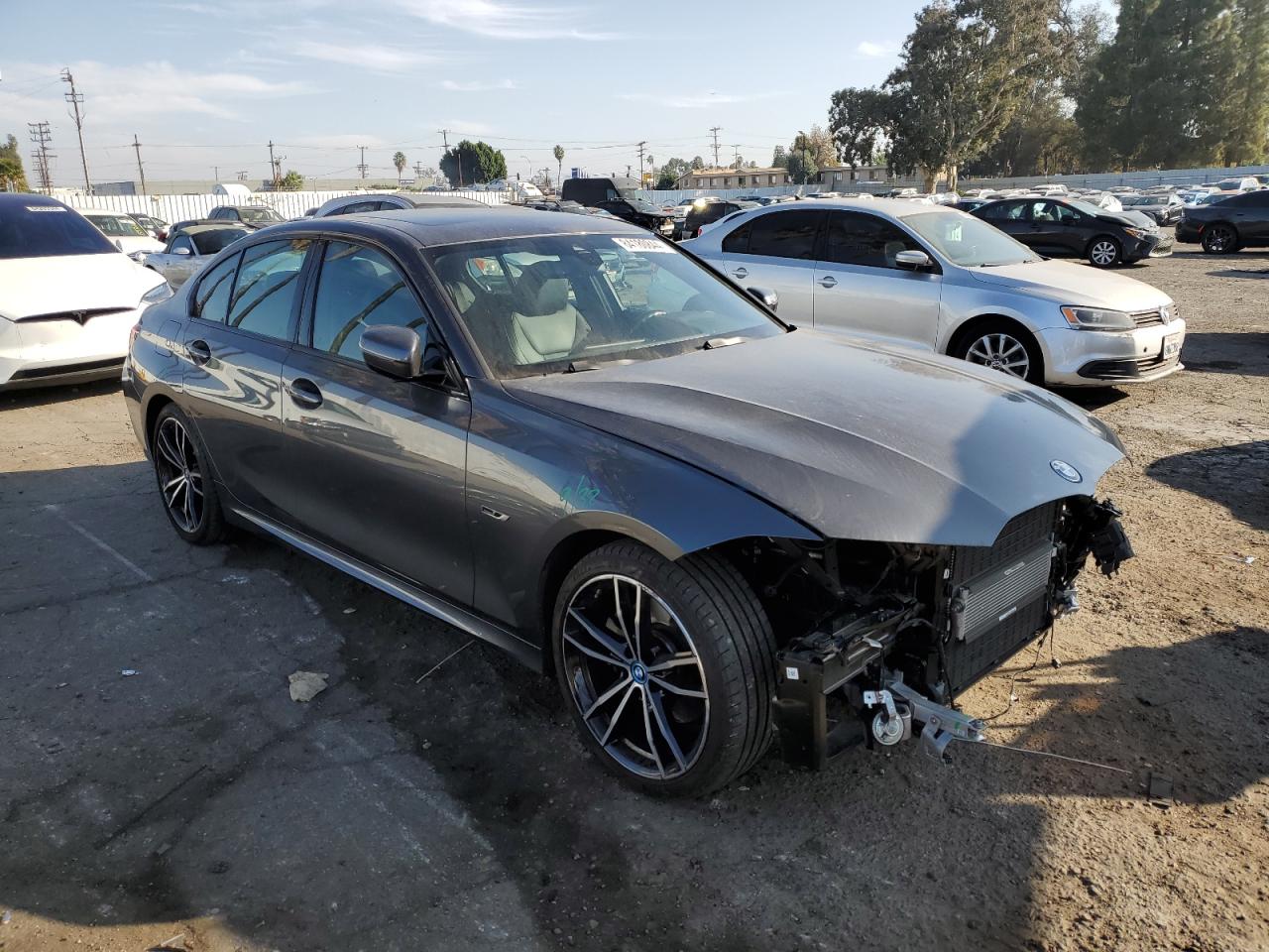 2022 BMW 3er VIN 3MW5P7J04N8C53017 Copart auction photo, front end / minor dent/scratches damage thumbnail 4