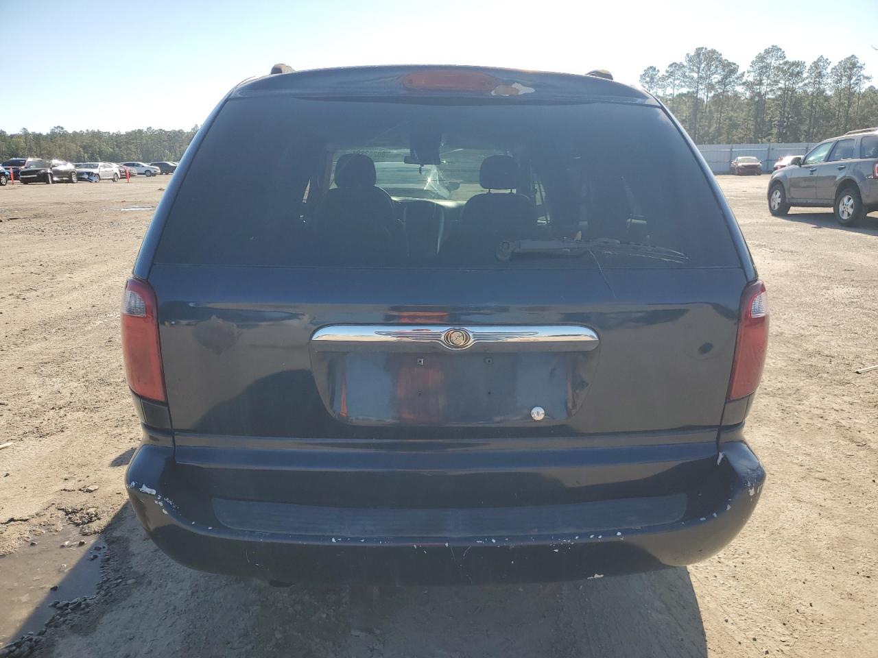 2006 Chrysler Town & Country VIN 2A4GP54L36R799535 Copart auction photo, side / front end damage thumbnail 6