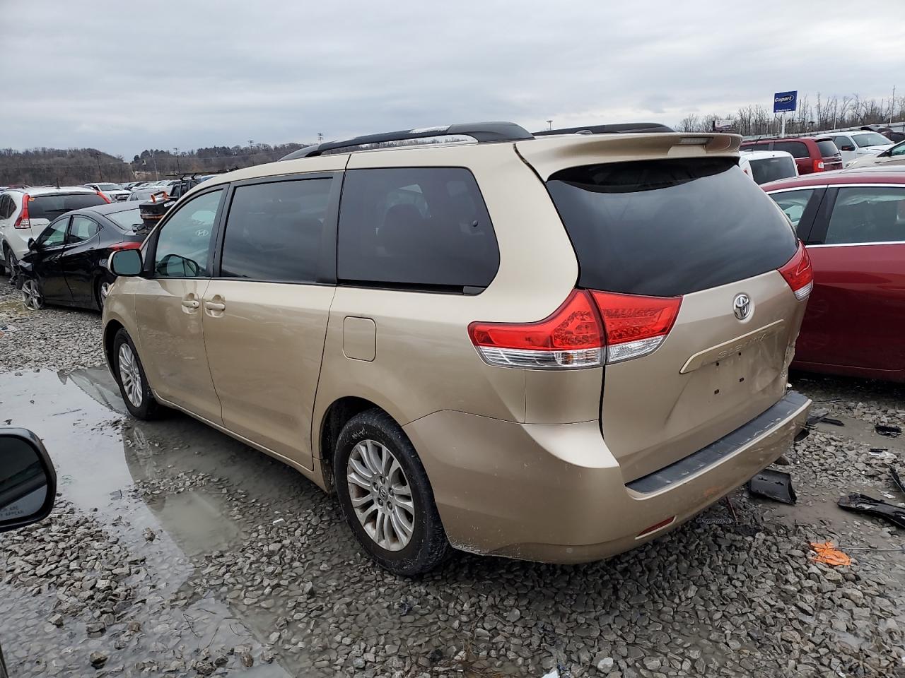 2011 Toyota Sienna VIN 5TDYK3DC3BS140546 Copart auction photo, rear end damage thumbnail 2