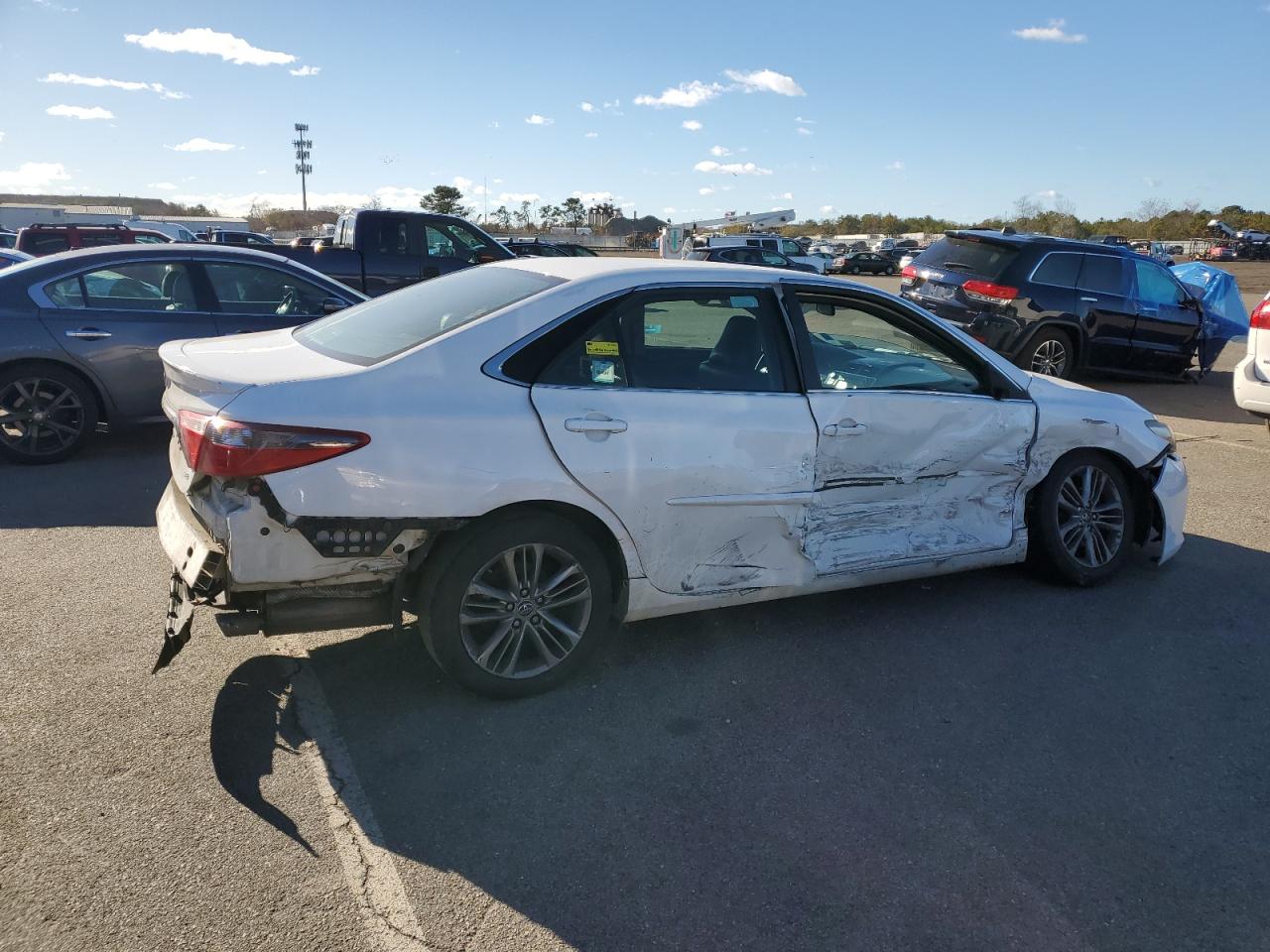 2016 Toyota Camry VIN 4T1BF1FK7GU519020 Copart auction photo, side / rear end damage thumbnail 3