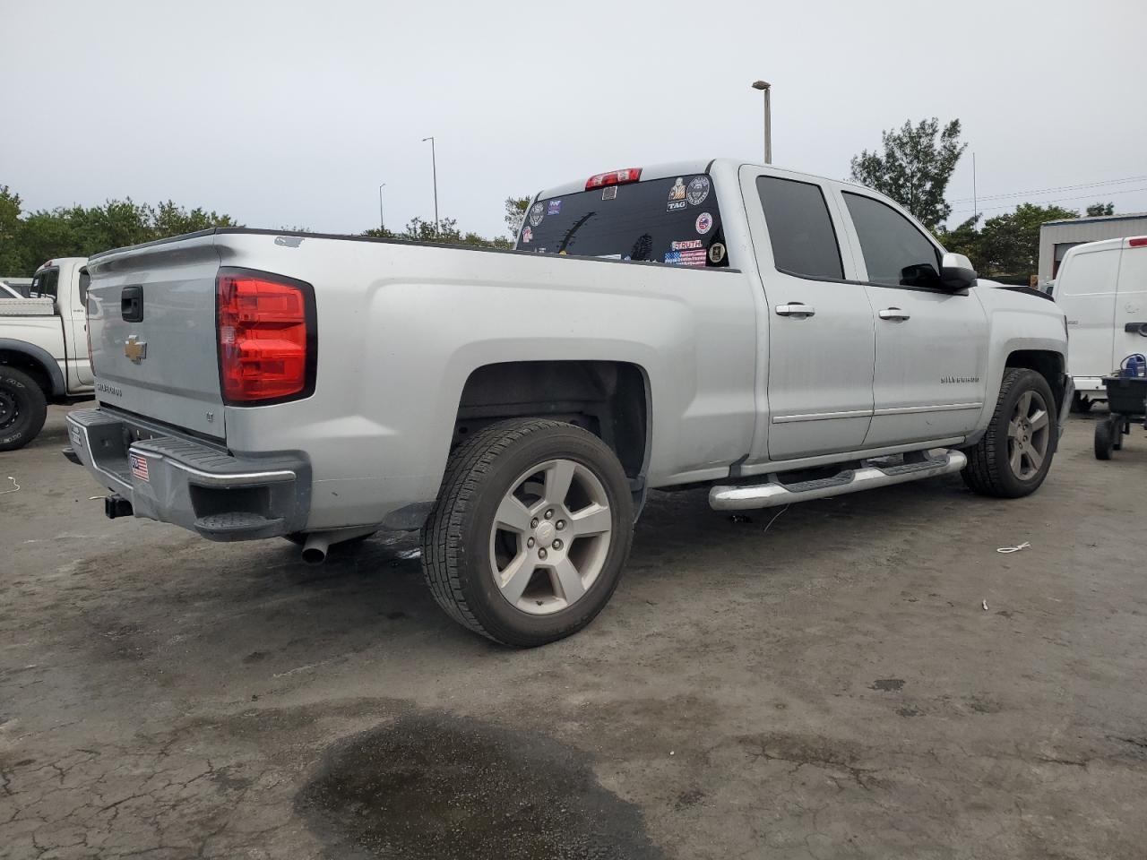 2018 Chevrolet Silverado VIN 1GCRCREC6JZ361123 Copart auction photo, front end damage thumbnail 3