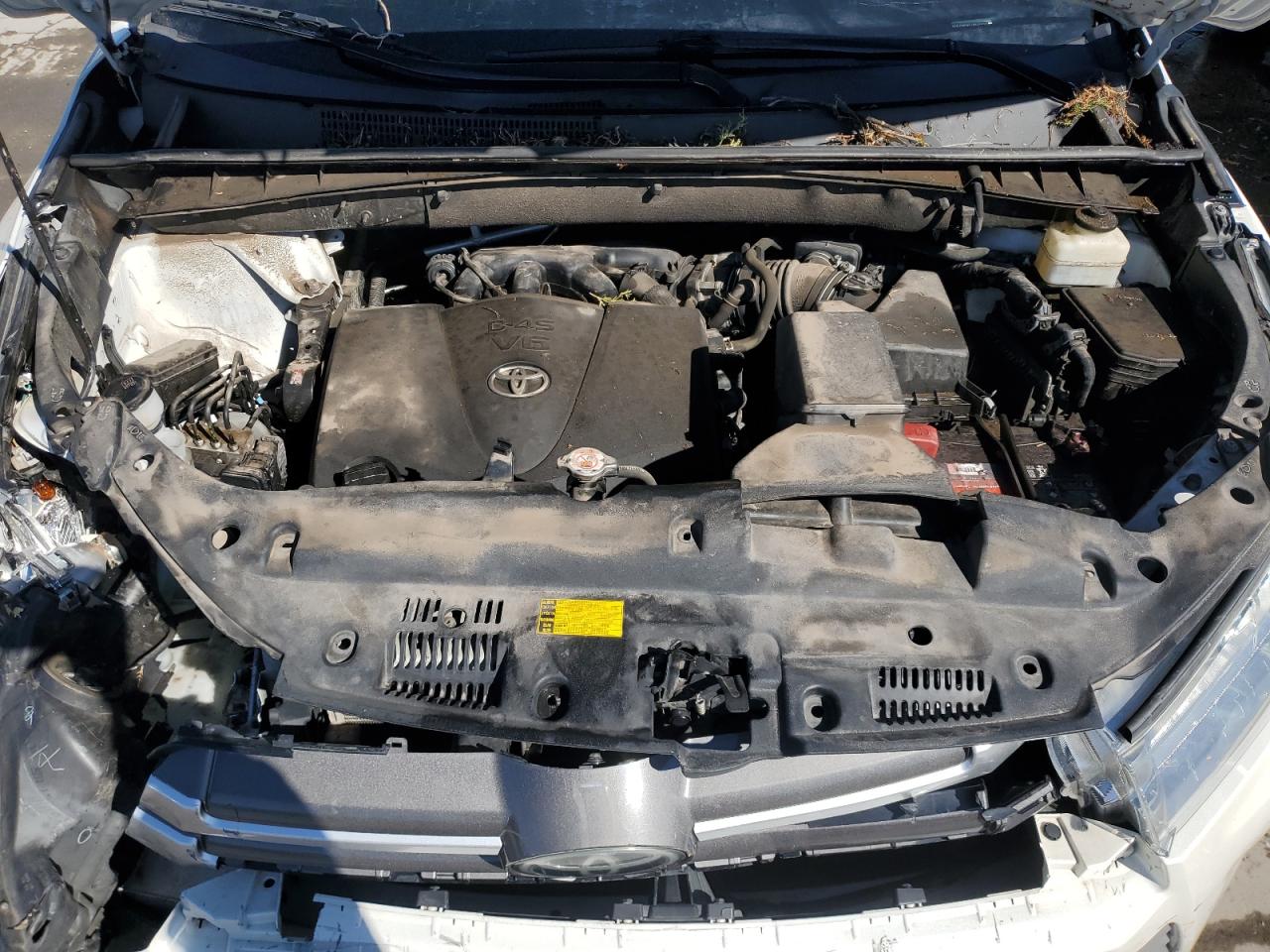 2018 Toyota Highlander VIN 5TDJZRFH8JS547009 Copart auction photo, front end / side damage thumbnail 12