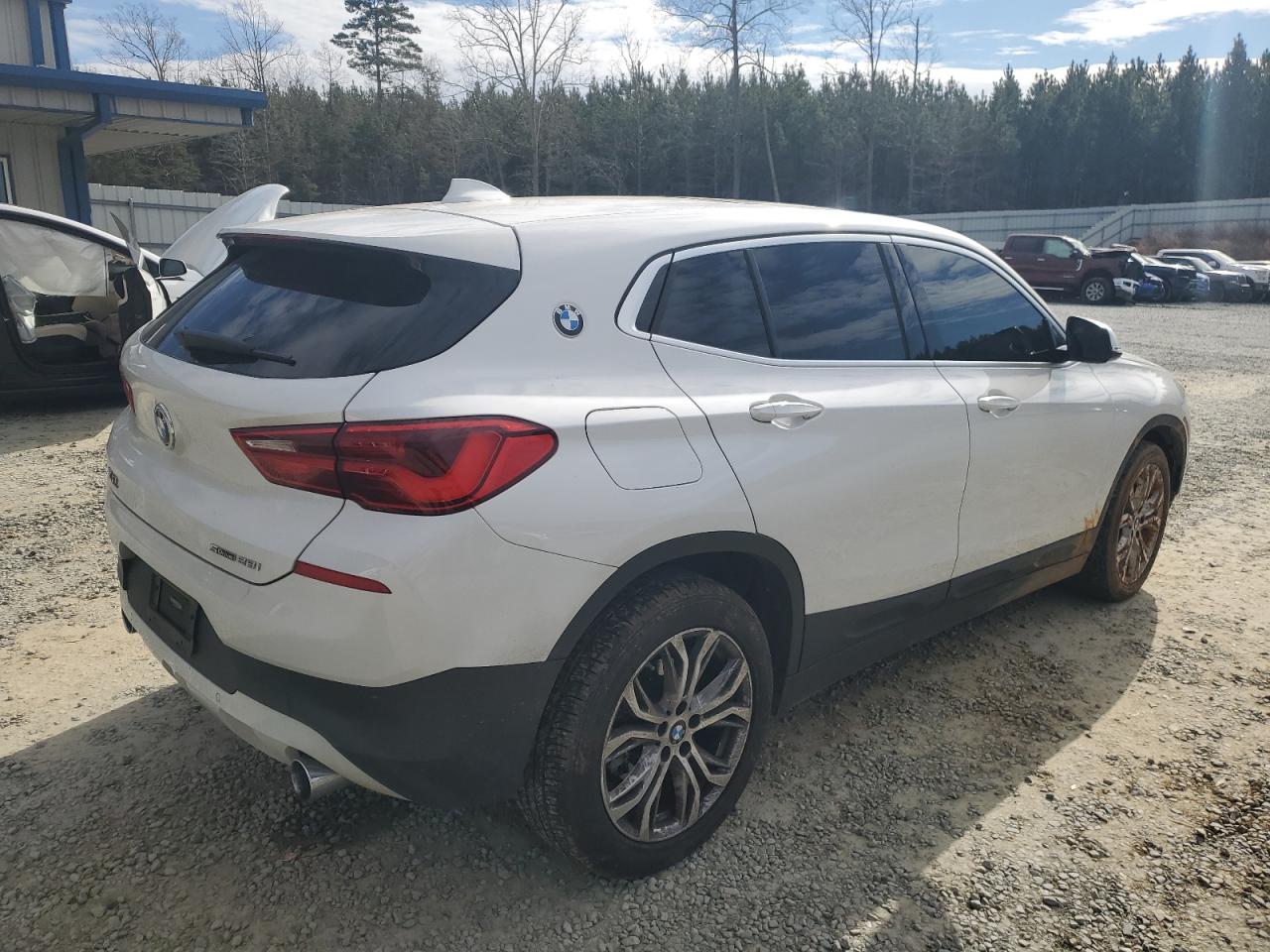 2020 BMW X2 VIN WBXYH9C05L5N96129 Copart auction photo, side / front end damage thumbnail 3