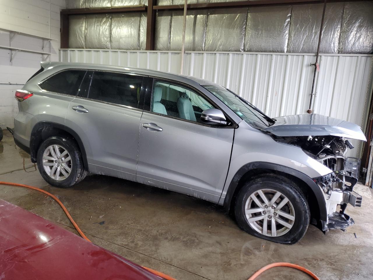 2015 Toyota Highlander VIN 5TDBKRFH5FS165407 Copart auction photo, front end damage thumbnail 4