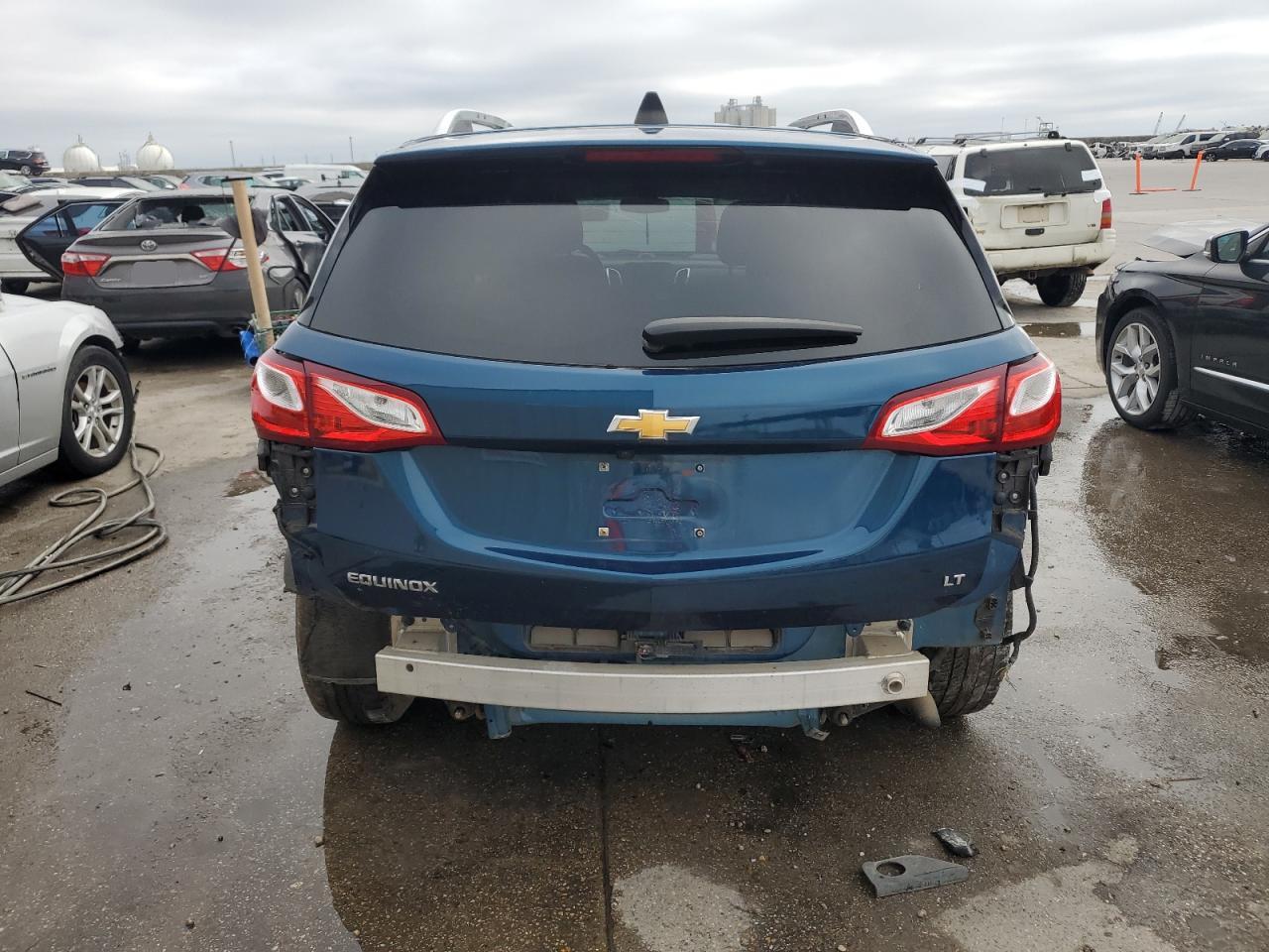 2020 Chevrolet Equinox VIN 3GNAXKEV2LL198594 Copart auction photo, all over damage thumbnail 6