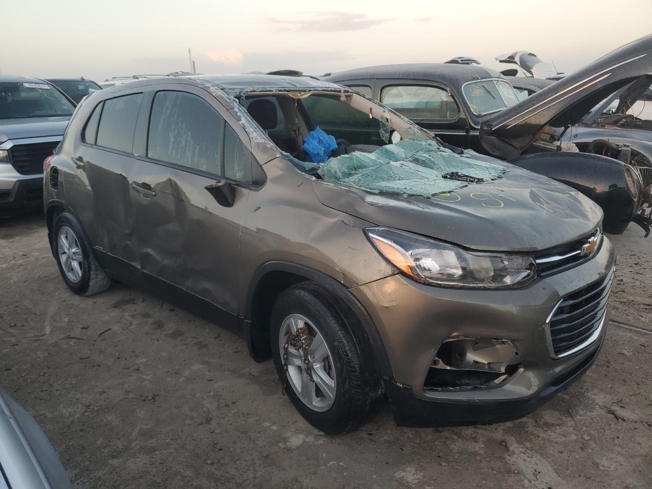 2021 Chevrolet Trax VIN KL7CJKSB3MB355627 Copart auction photo, water/flood damage thumbnail 4