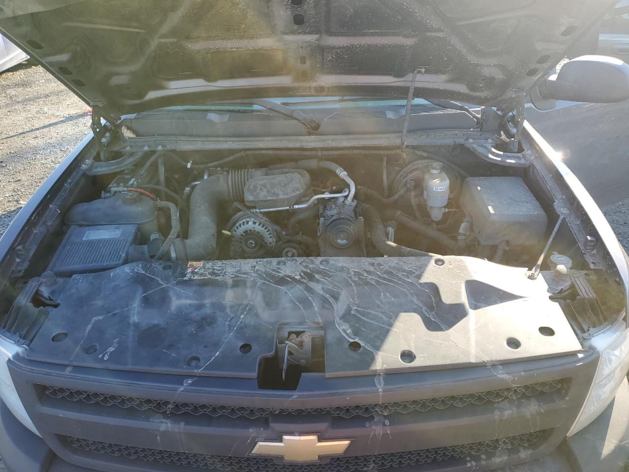 2010 Chevrolet Silverado VIN 1GCPCPEX2AZ225960 Copart auction photo, side / rear end damage thumbnail 12