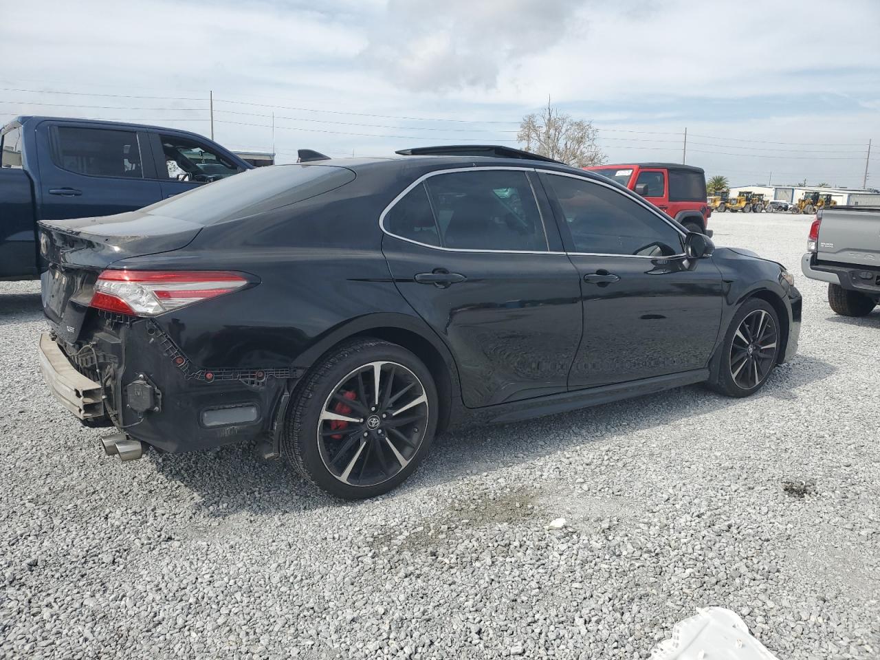 2019 Toyota Camry VIN 4T1B61HKXKU795665 Copart auction photo, rear end damage thumbnail 3