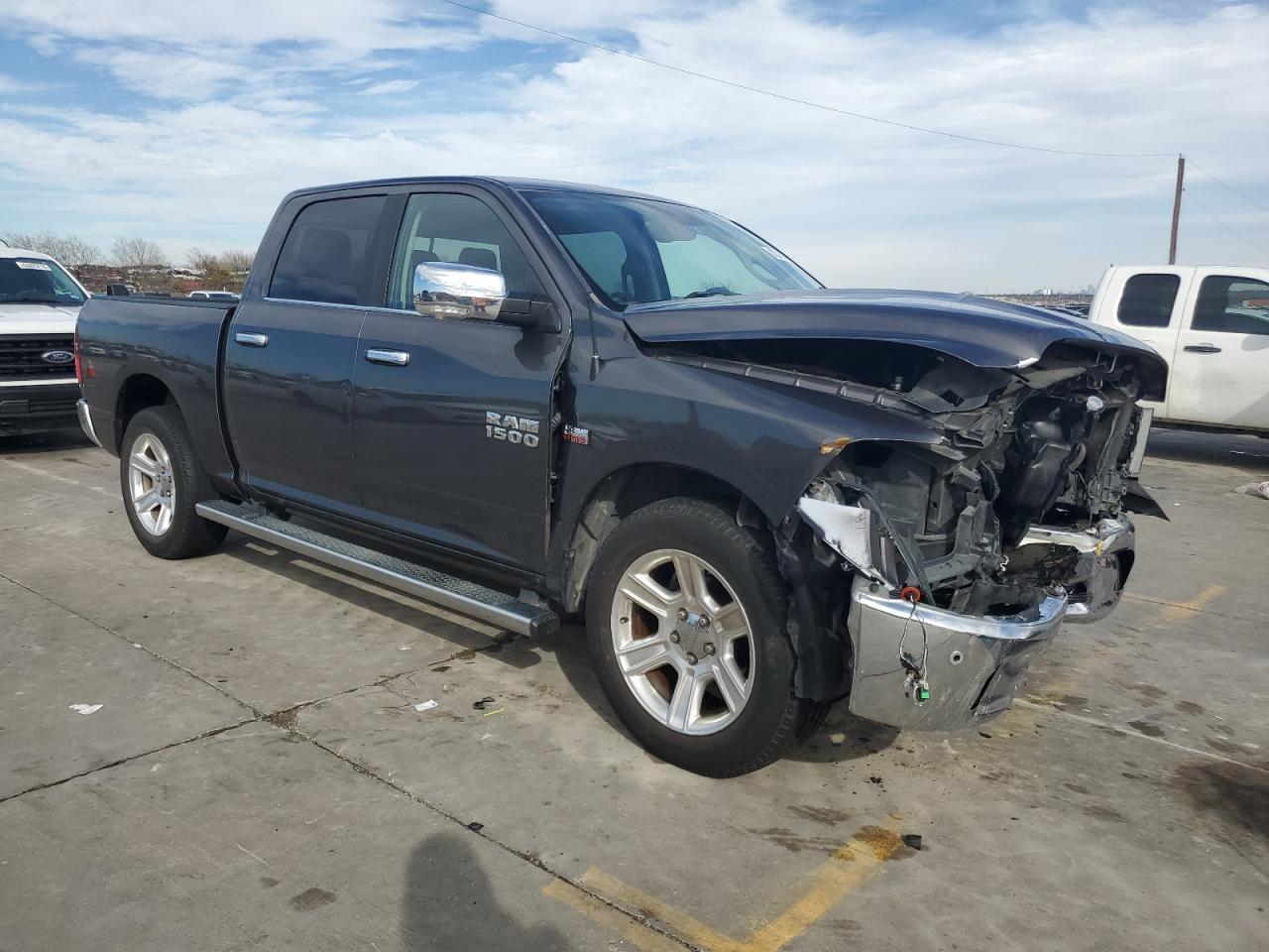 2017 RAM 1500 VIN 1C6RR6LT1HS847848 Copart auction photo, front end / side damage thumbnail 4