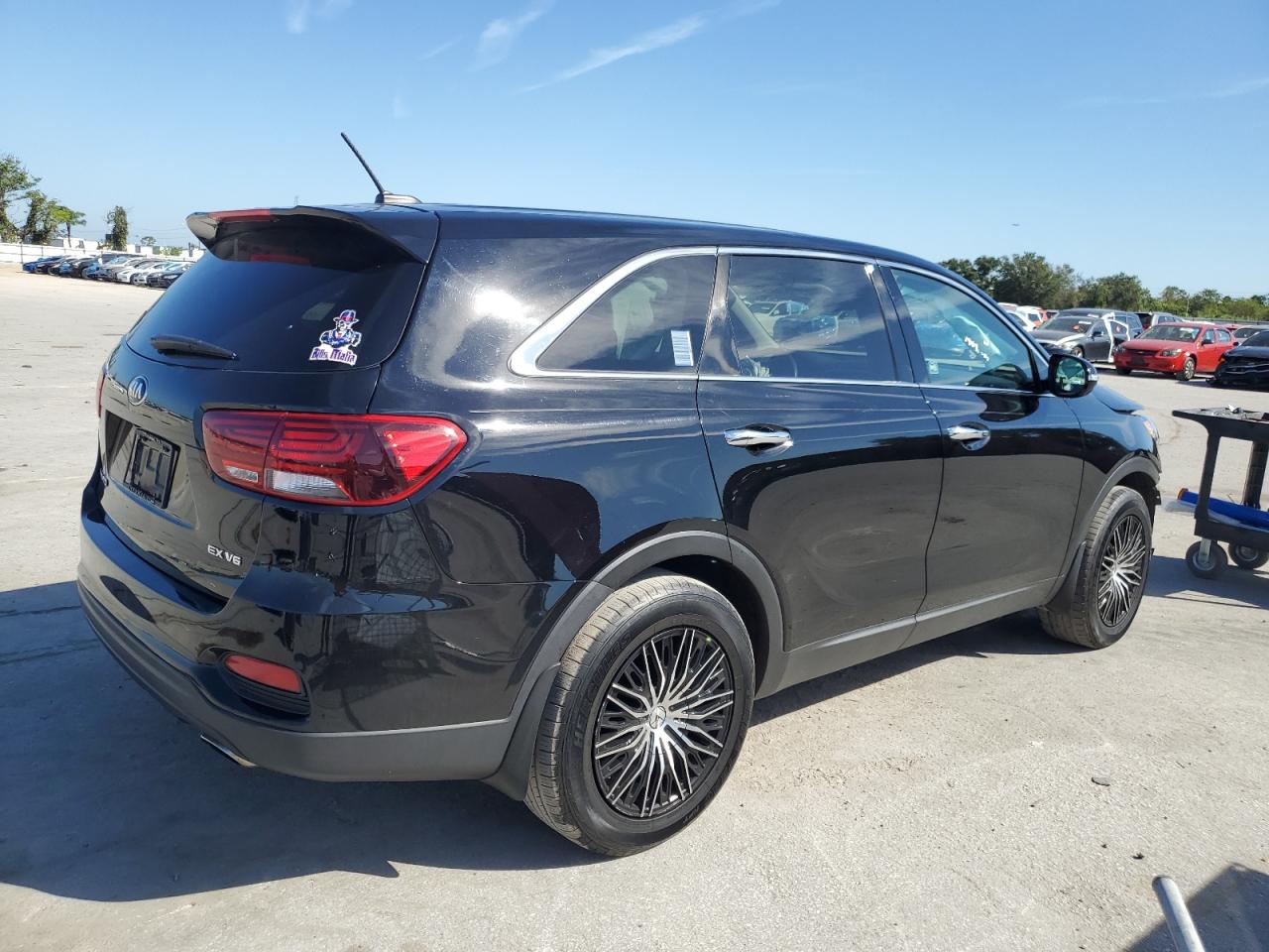 2020 KIA Sorento VIN 5XYPG4A32LG661540 Copart auction photo, front end damage thumbnail 3