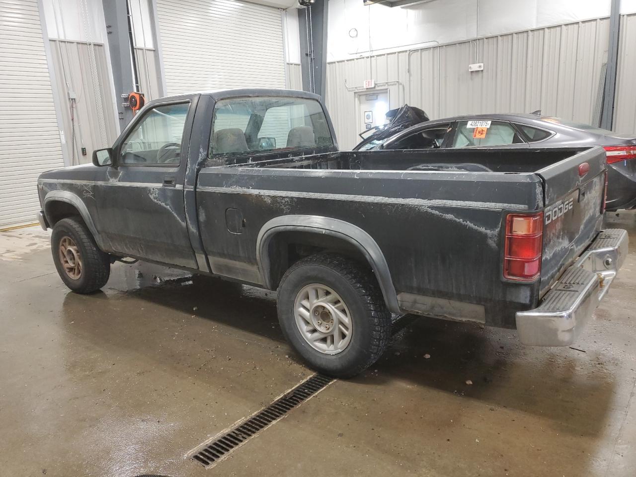 1995 Dodge Dakota VIN 1B7GG26Y9SW925251 Copart auction photo, front end damage thumbnail 2
